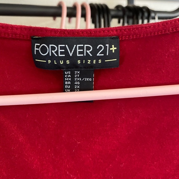 Forever21 Plus red top - Picture 3 of 3